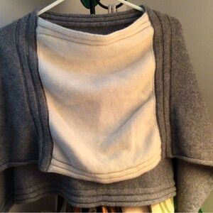 Beaucoup 100% Cashmere poncho